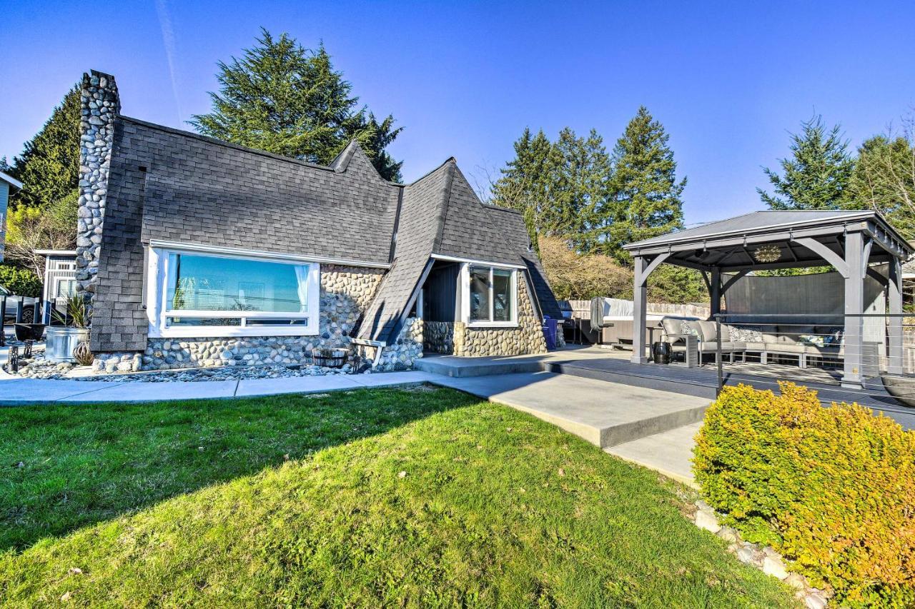 Puget Sound Cabin With Hot Tub And Water Views! Bremerton Dış mekan fotoğraf